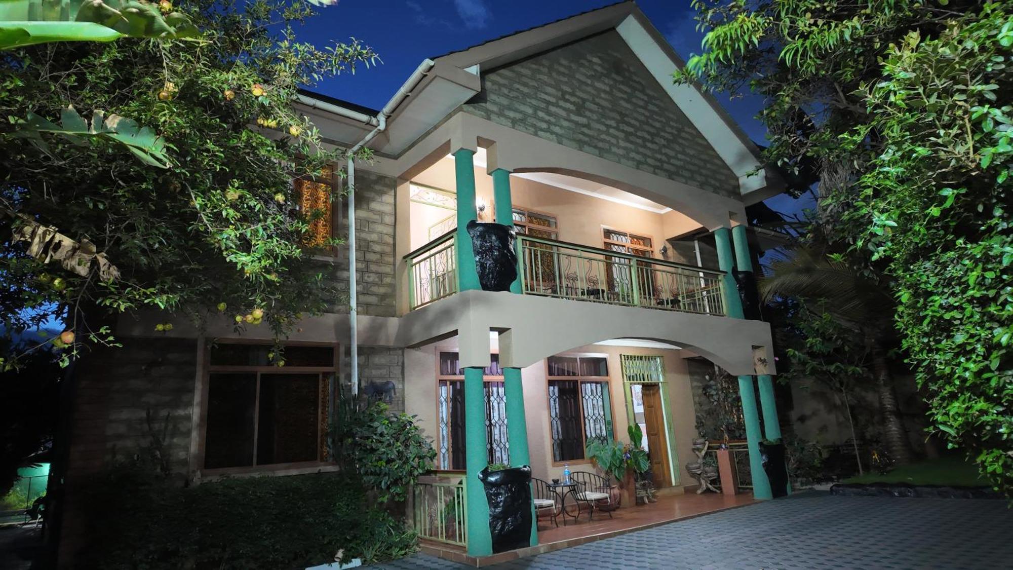 โคโรนา วิลลา เบด แอนด์ เบรคฟาสต์ Bed & Breakfast อารูชา ภายนอก รูปภาพ